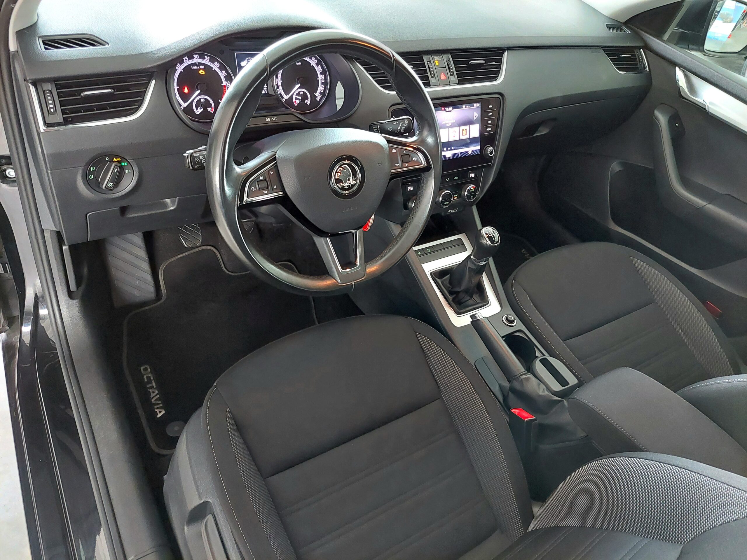 SKODA Octavia Wagon 1.6 TDI Executive – 2019