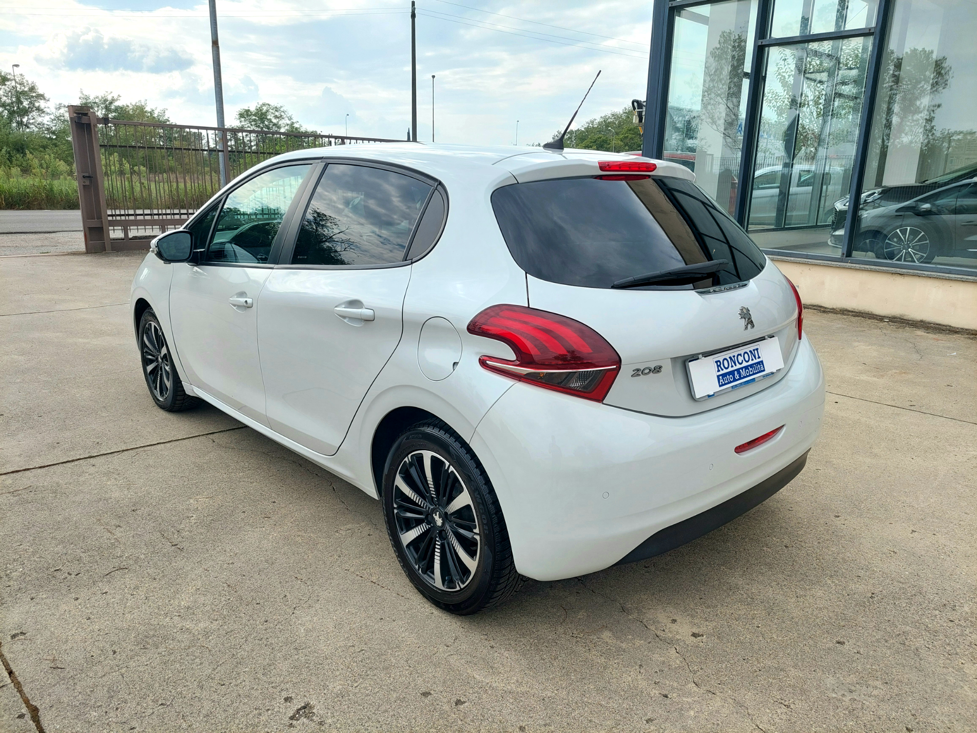 PEUGEOT 208 1.2 Pure Tech Signature 5p – 2019