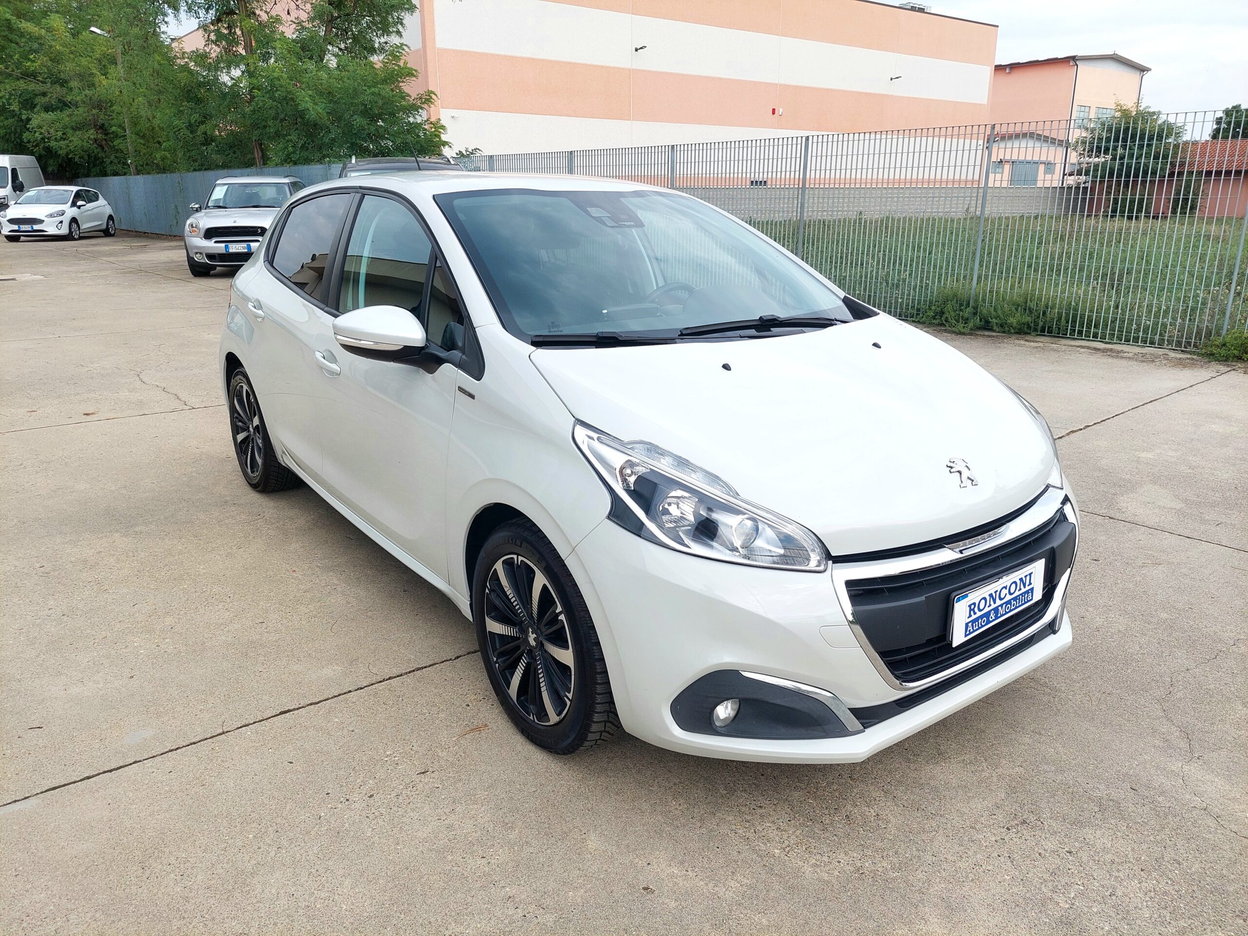 PEUGEOT 208 1.2 Pure Tech Signature 5p – 2019