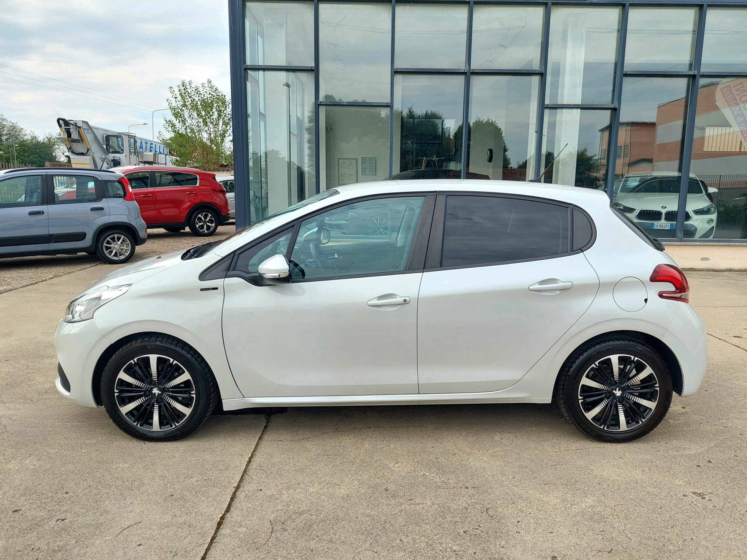 PEUGEOT 208 1.2 Pure Tech Signature 5p – 2019