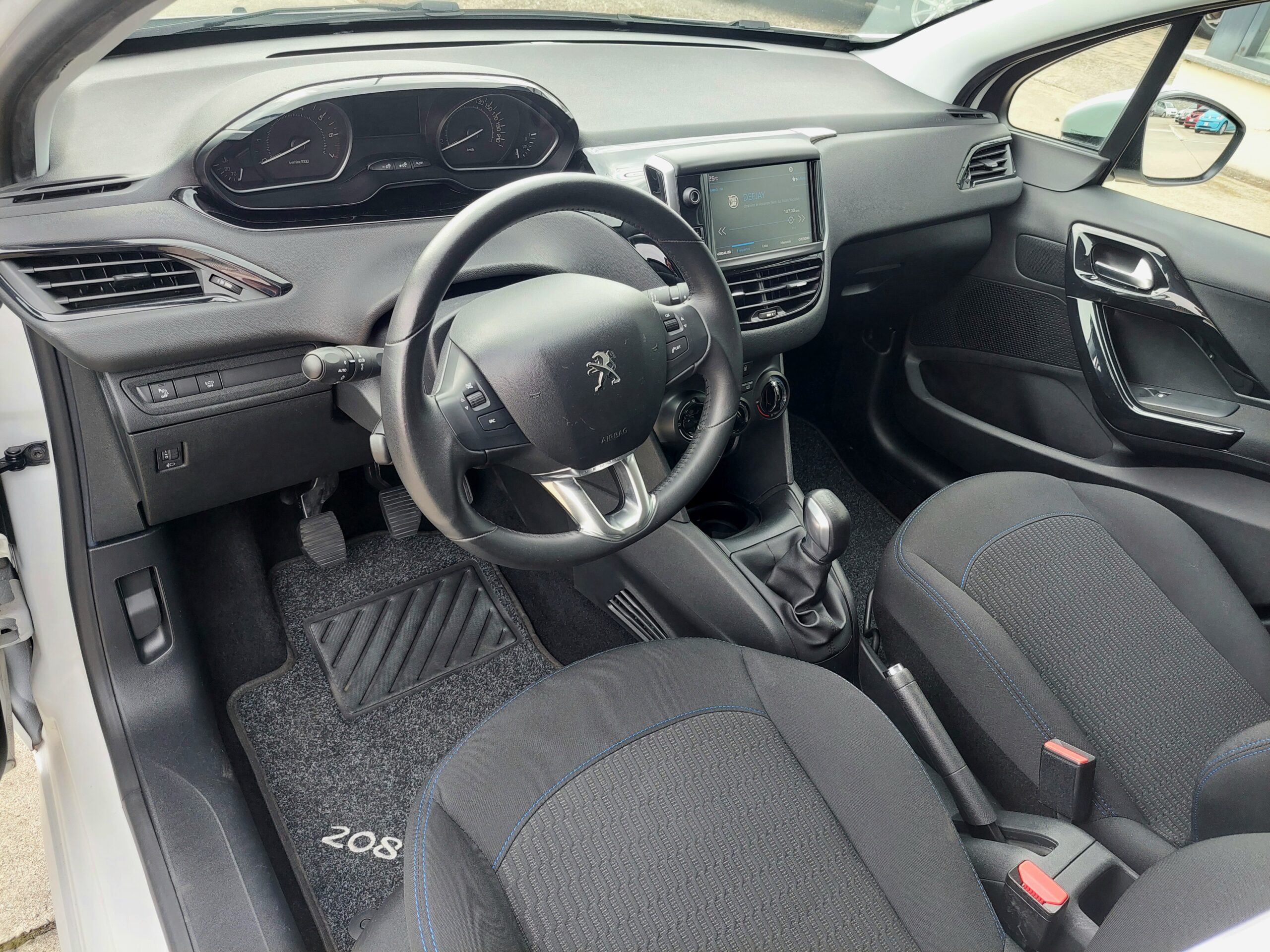 PEUGEOT 208 1.2 Pure Tech Signature 5p – 2019