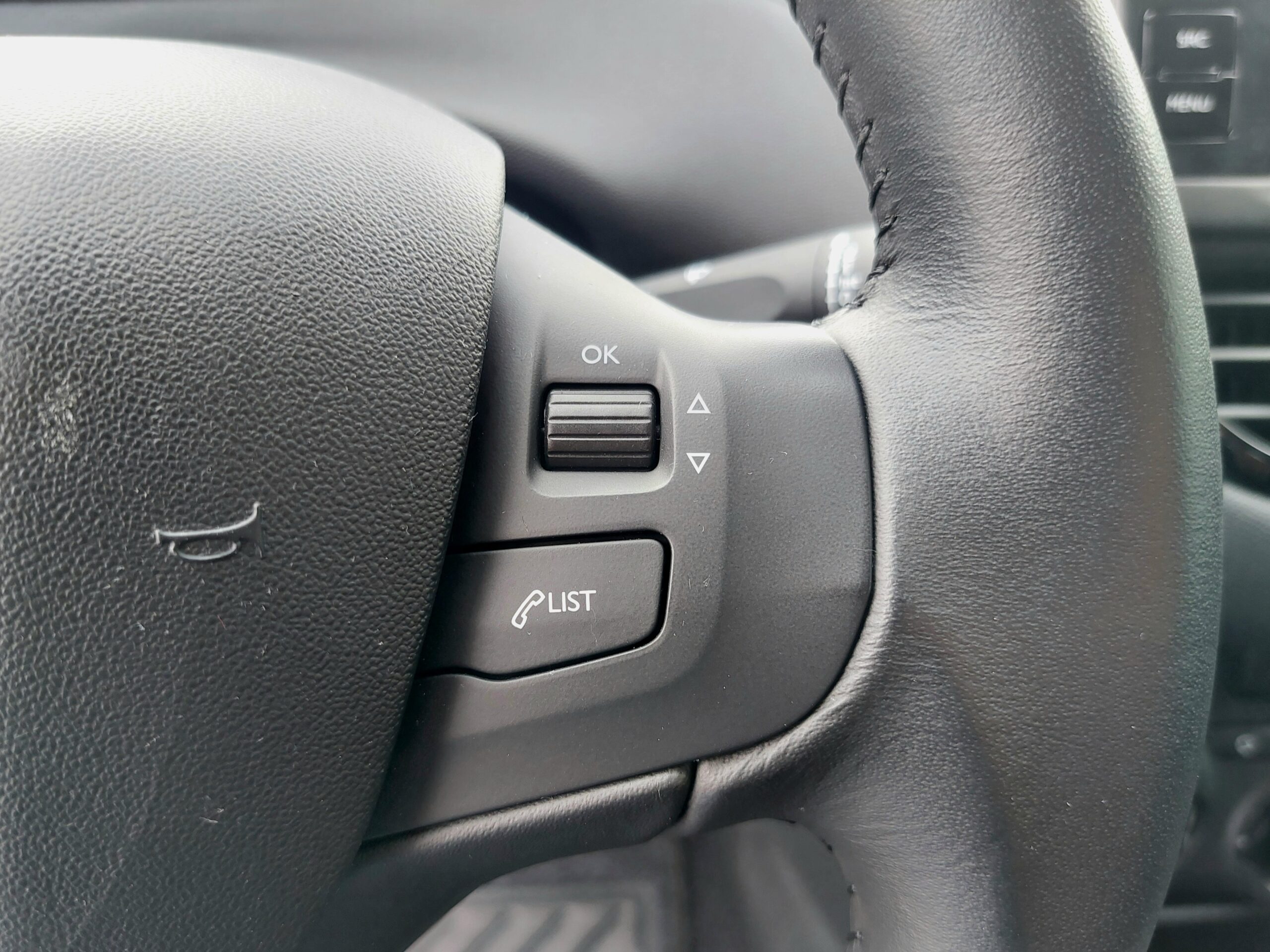 PEUGEOT 208 1.2 Pure Tech Signature 5p – 2019