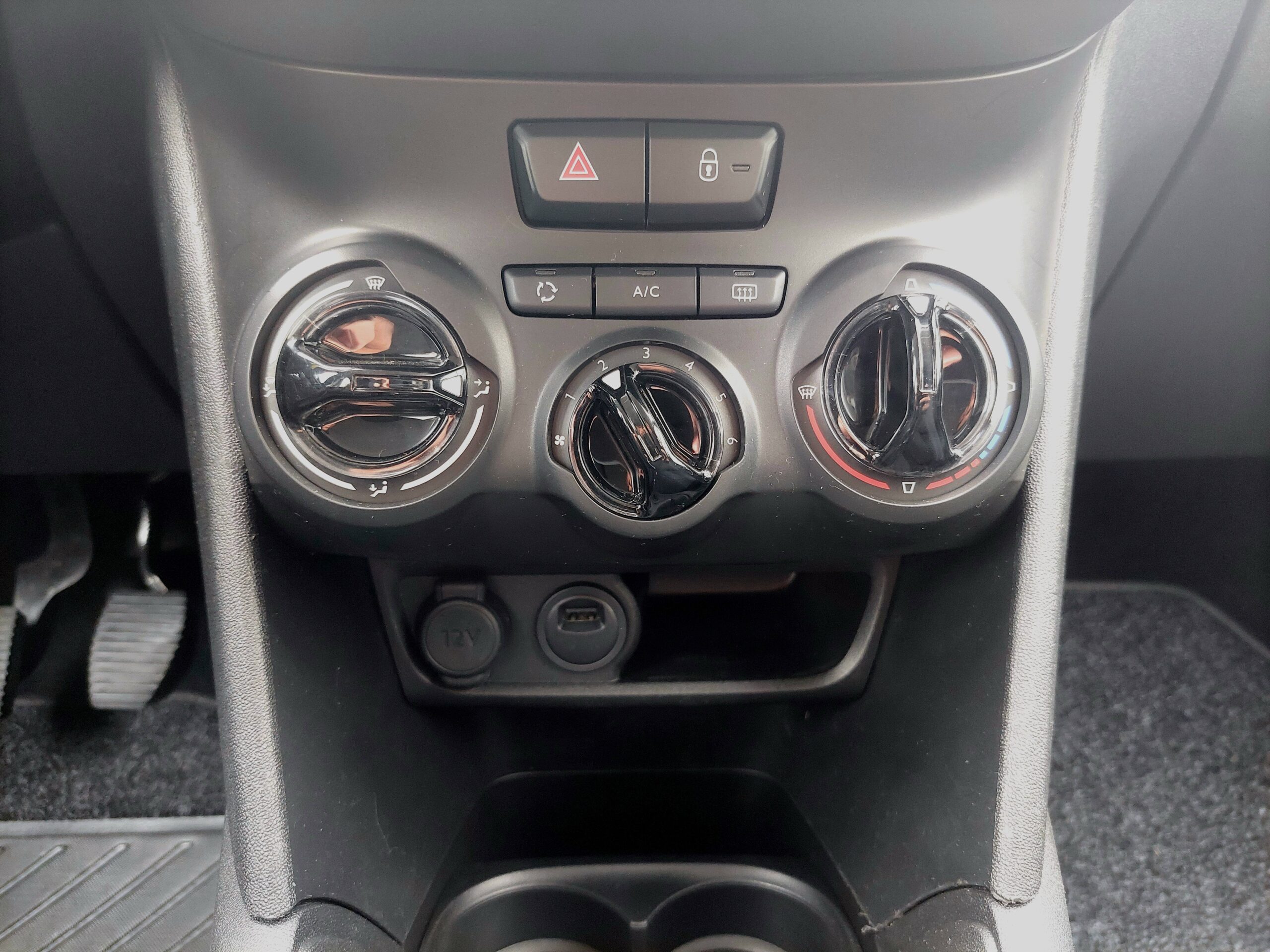 PEUGEOT 208 1.2 Pure Tech Signature 5p – 2019