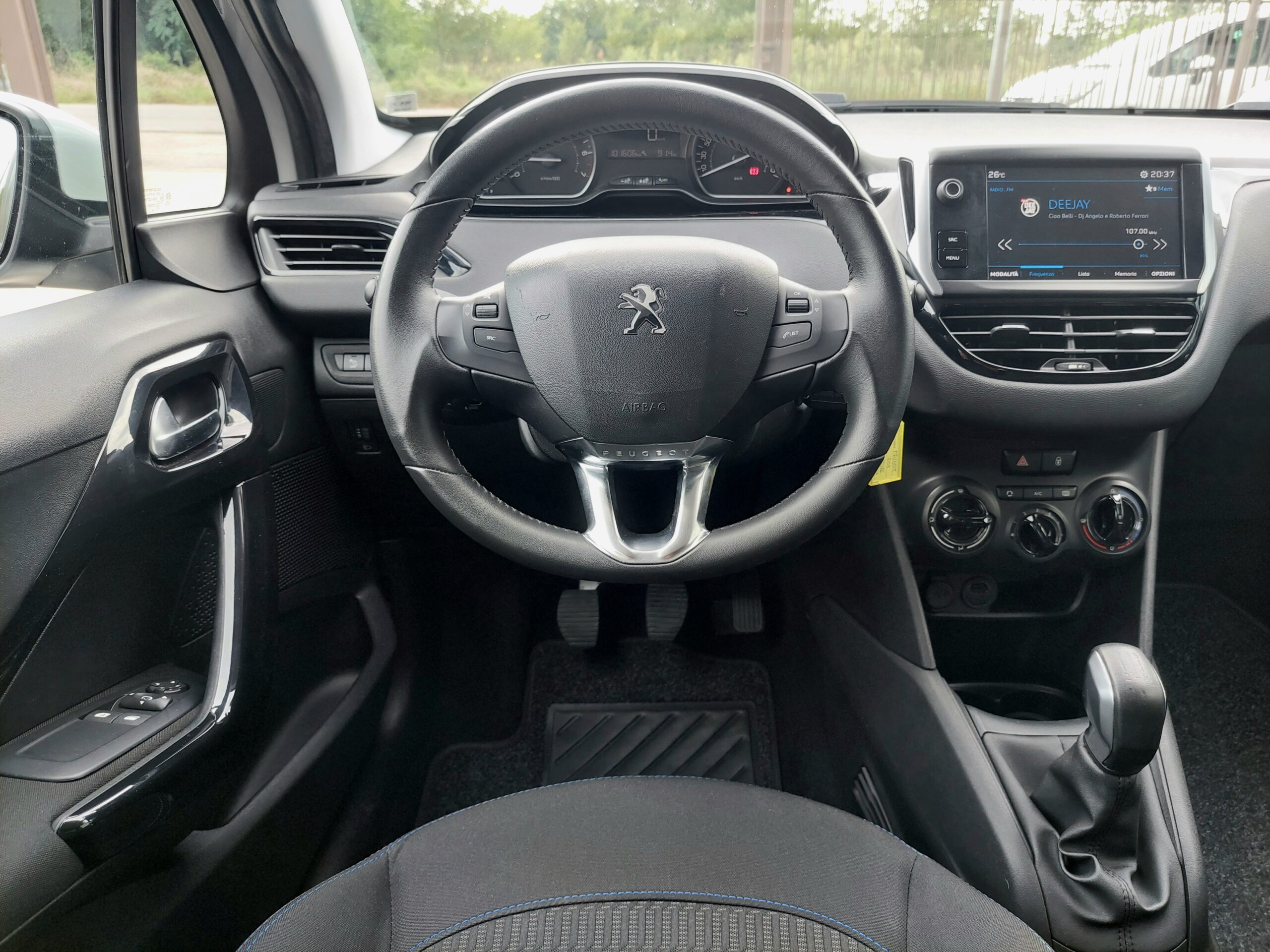 PEUGEOT 208 1.2 Pure Tech Signature 5p – 2019