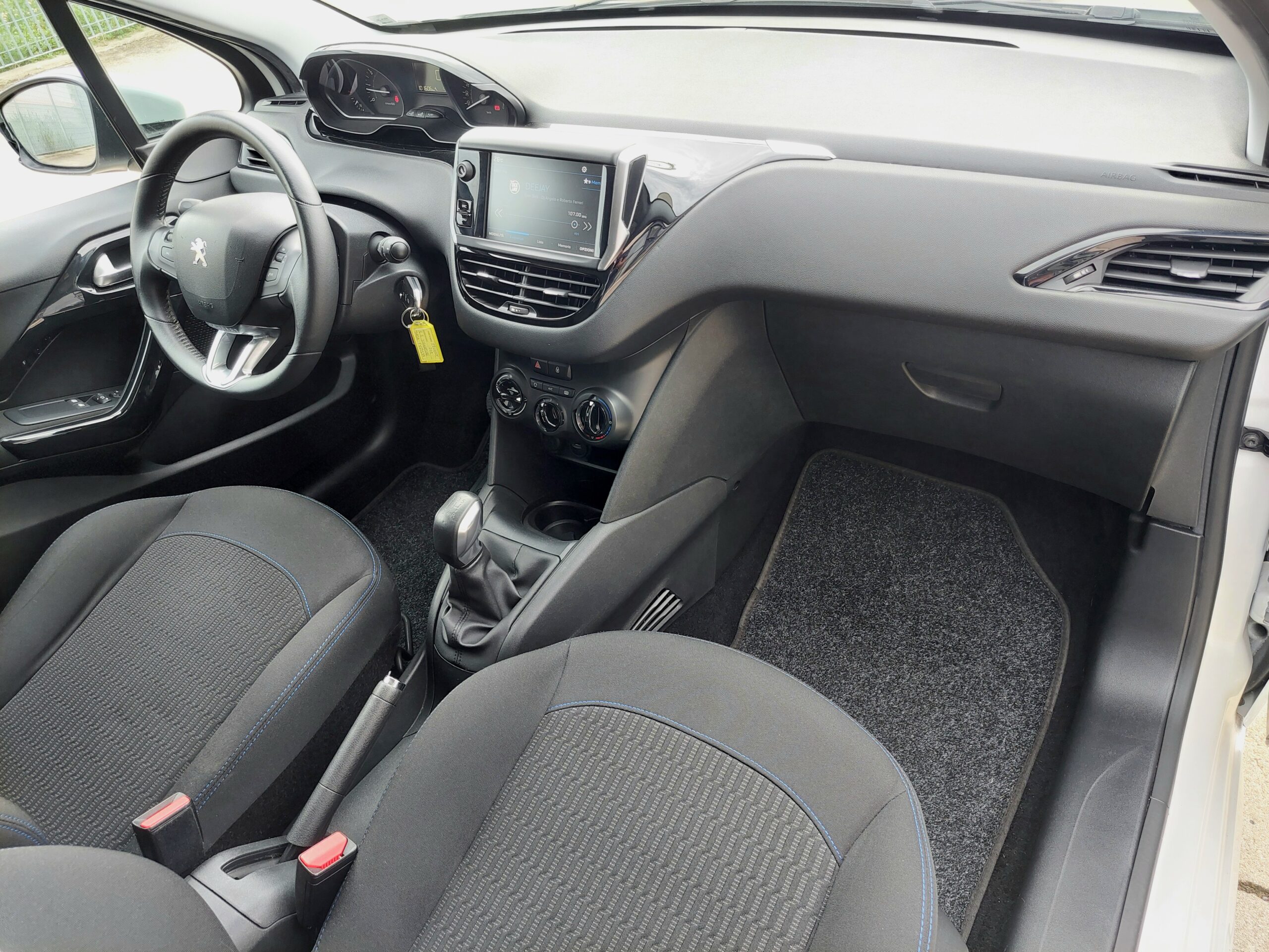 PEUGEOT 208 1.2 Pure Tech Signature 5p – 2019