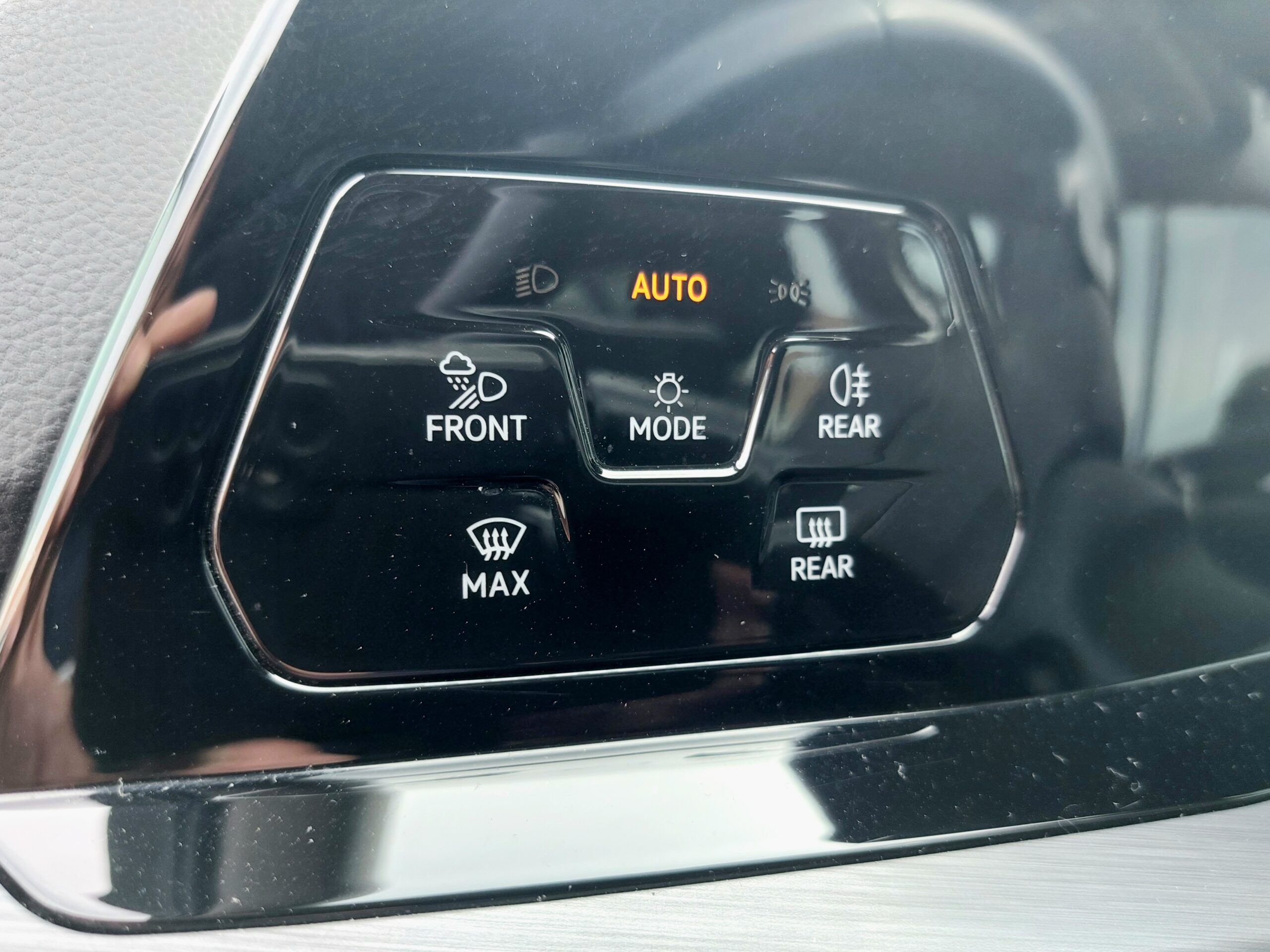 VOLKSWAGEN Golf 1.5 TGI DSG Style – 2020