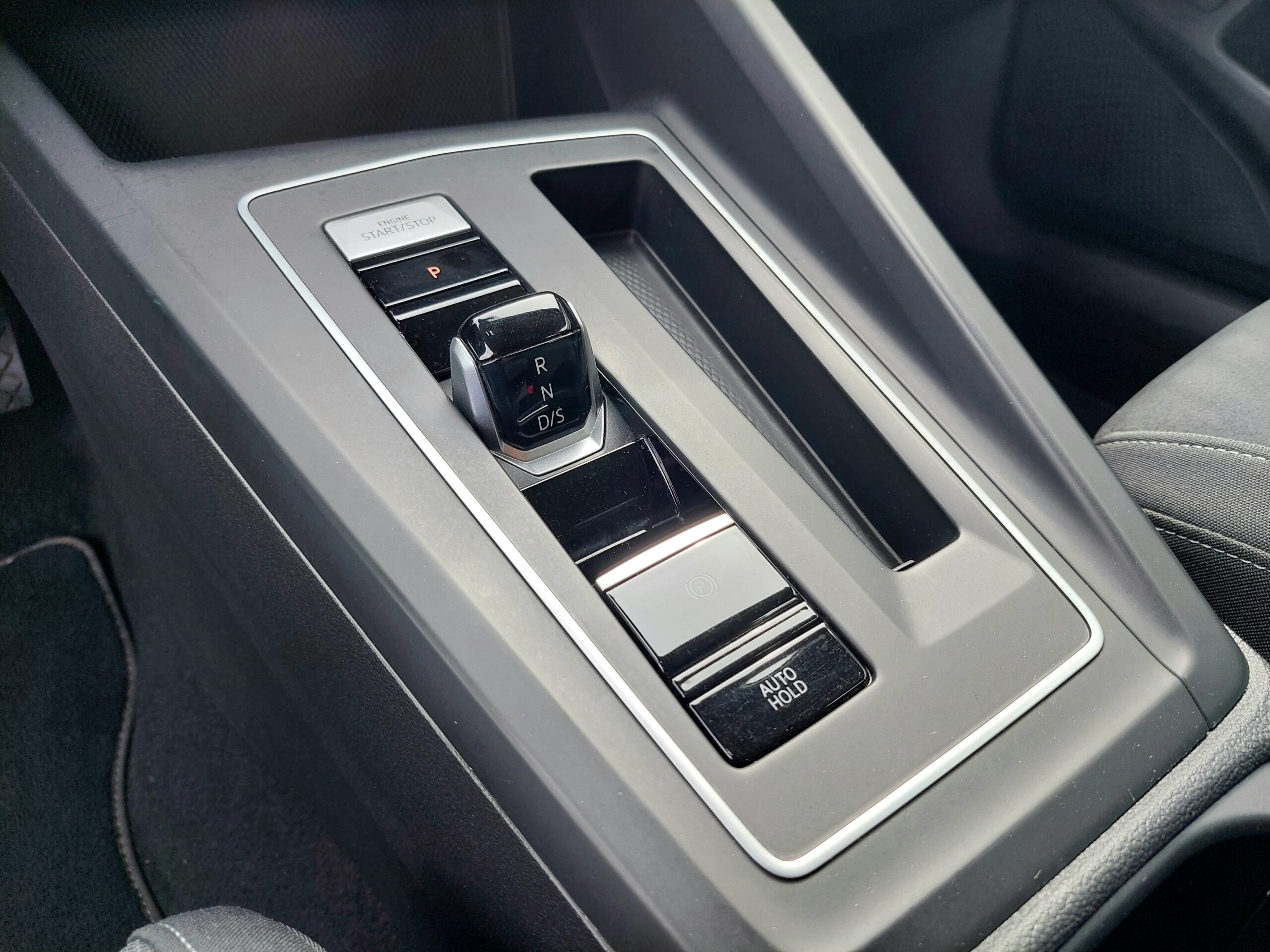 VOLKSWAGEN Golf 1.5 TGI DSG Style – 2020