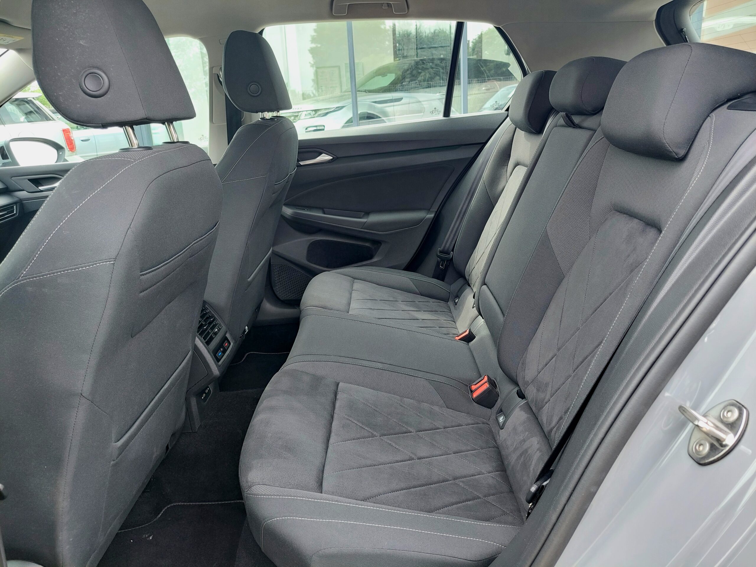 VOLKSWAGEN Golf 1.5 TGI DSG Style – 2020