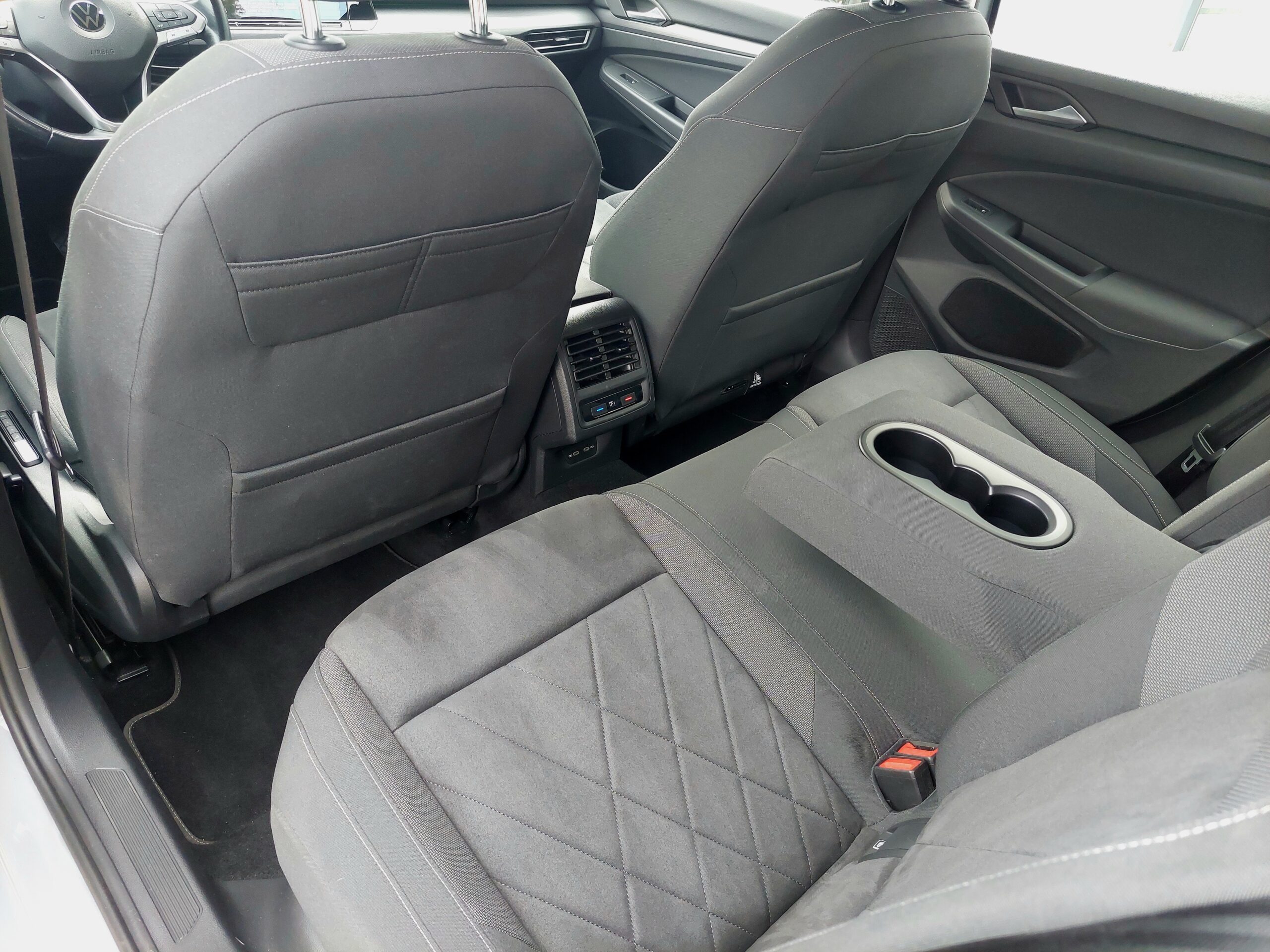 VOLKSWAGEN Golf 1.5 TGI DSG Style – 2020