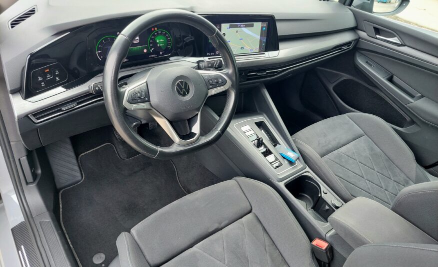 VOLKSWAGEN Golf 1.5 TGI DSG Style – 2020
