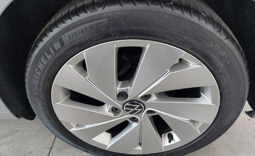 VOLKSWAGEN Golf 1.5 TGI DSG Style – 2020