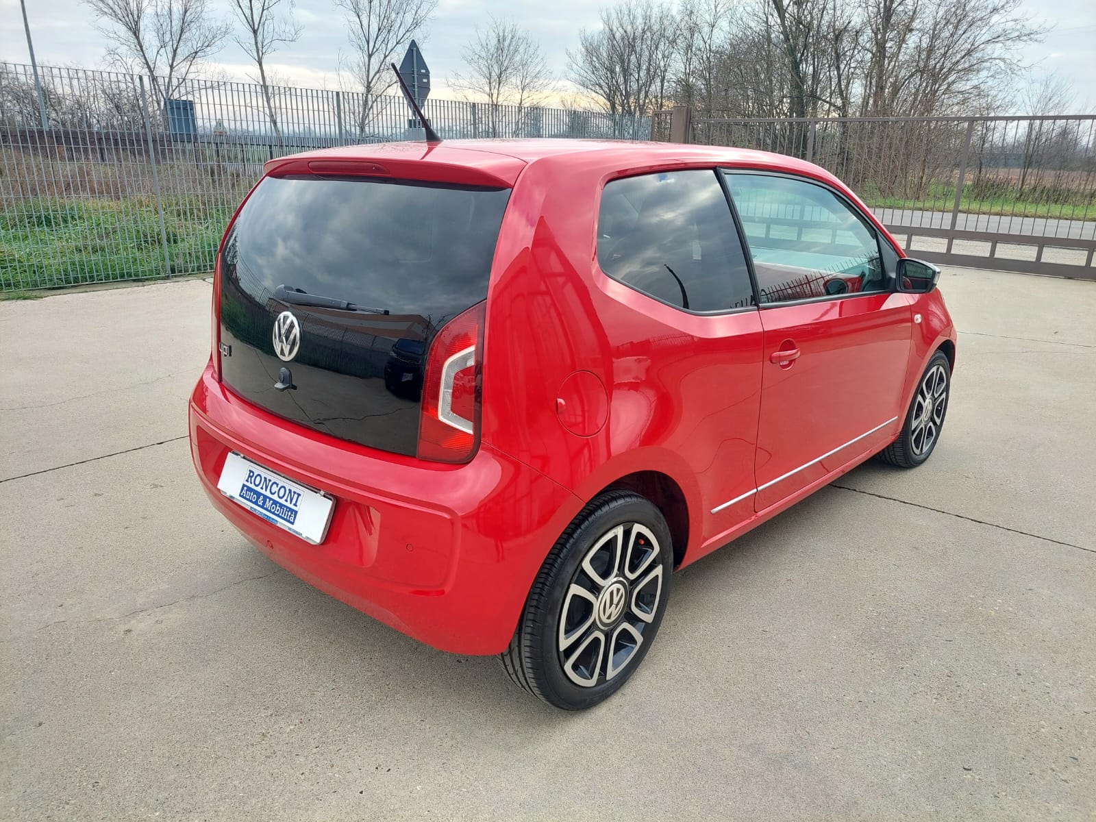 VOLKSWAGEN up! 1.0 ASG High up! 3p. – 2014