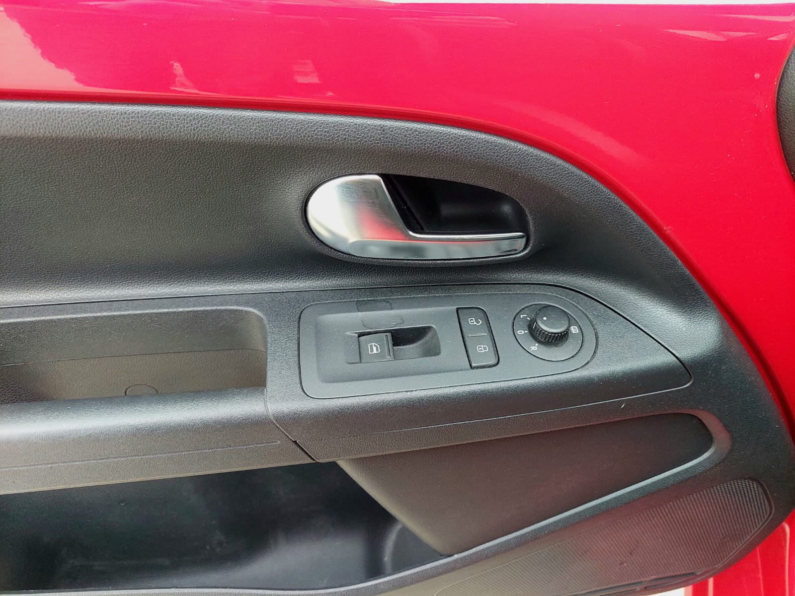 VOLKSWAGEN up! 1.0 ASG High up! 3p. – 2014