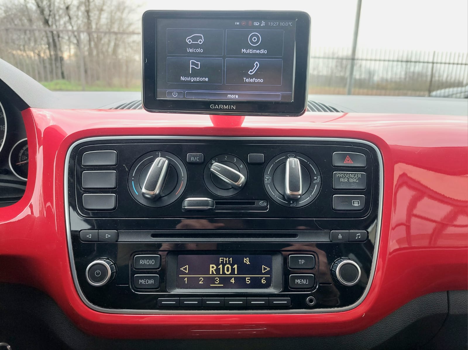 VOLKSWAGEN up! 1.0 ASG High up! 3p. – 2014