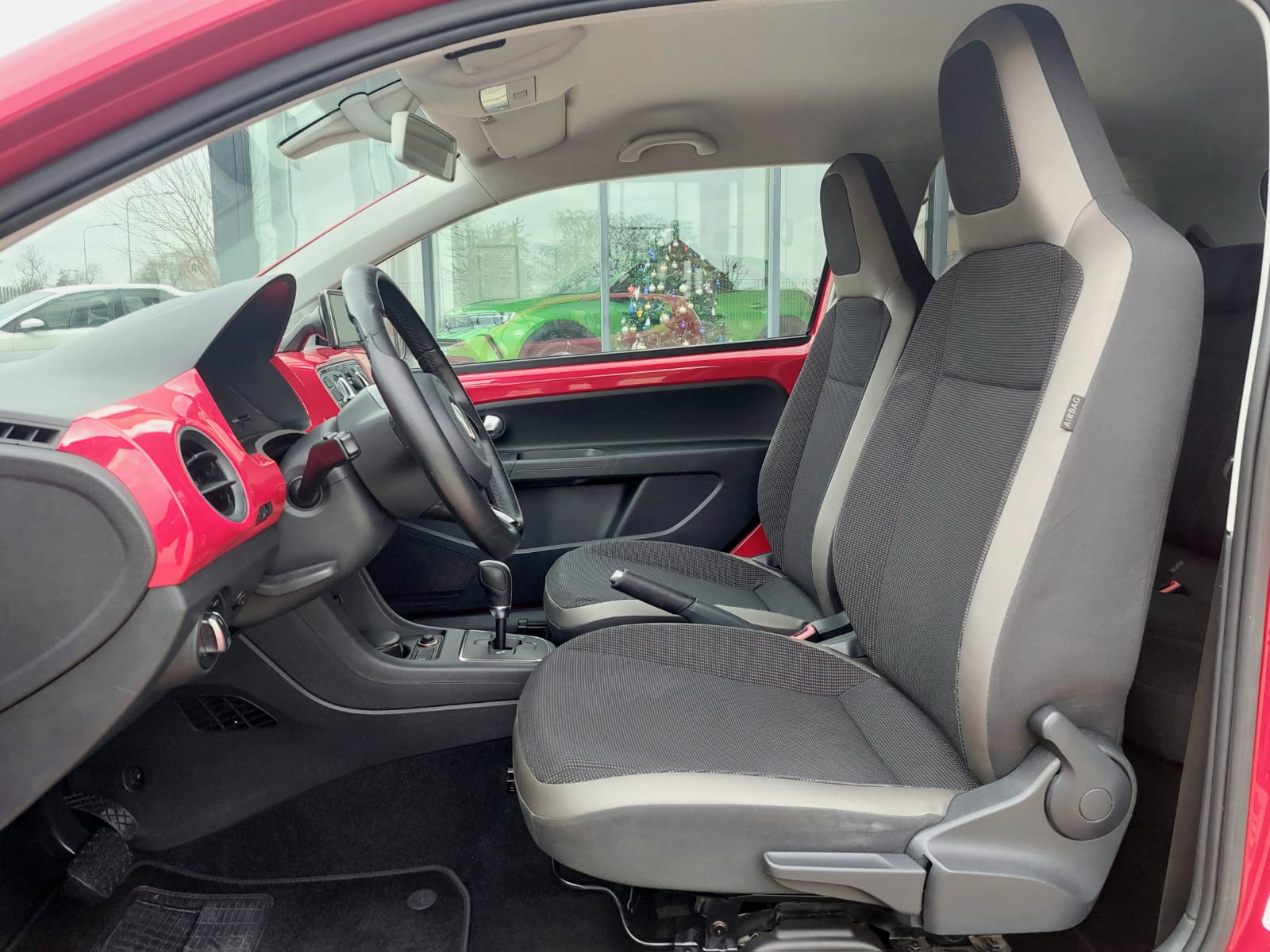 VOLKSWAGEN up! 1.0 ASG High up! 3p. – 2014