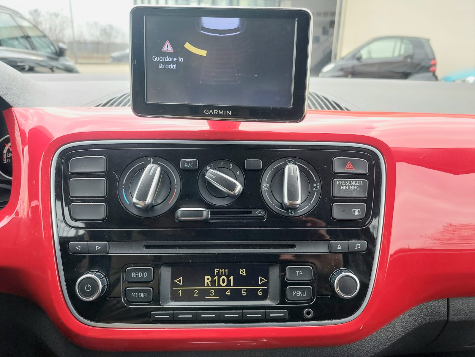 VOLKSWAGEN up! 1.0 ASG High up! 3p. – 2014