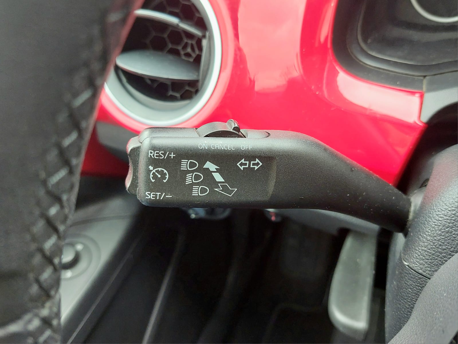 VOLKSWAGEN up! 1.0 ASG High up! 3p. – 2014