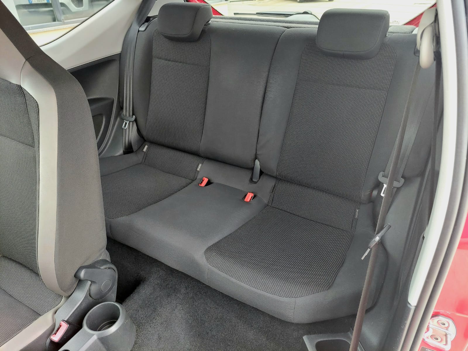 VOLKSWAGEN up! 1.0 ASG High up! 3p. – 2014