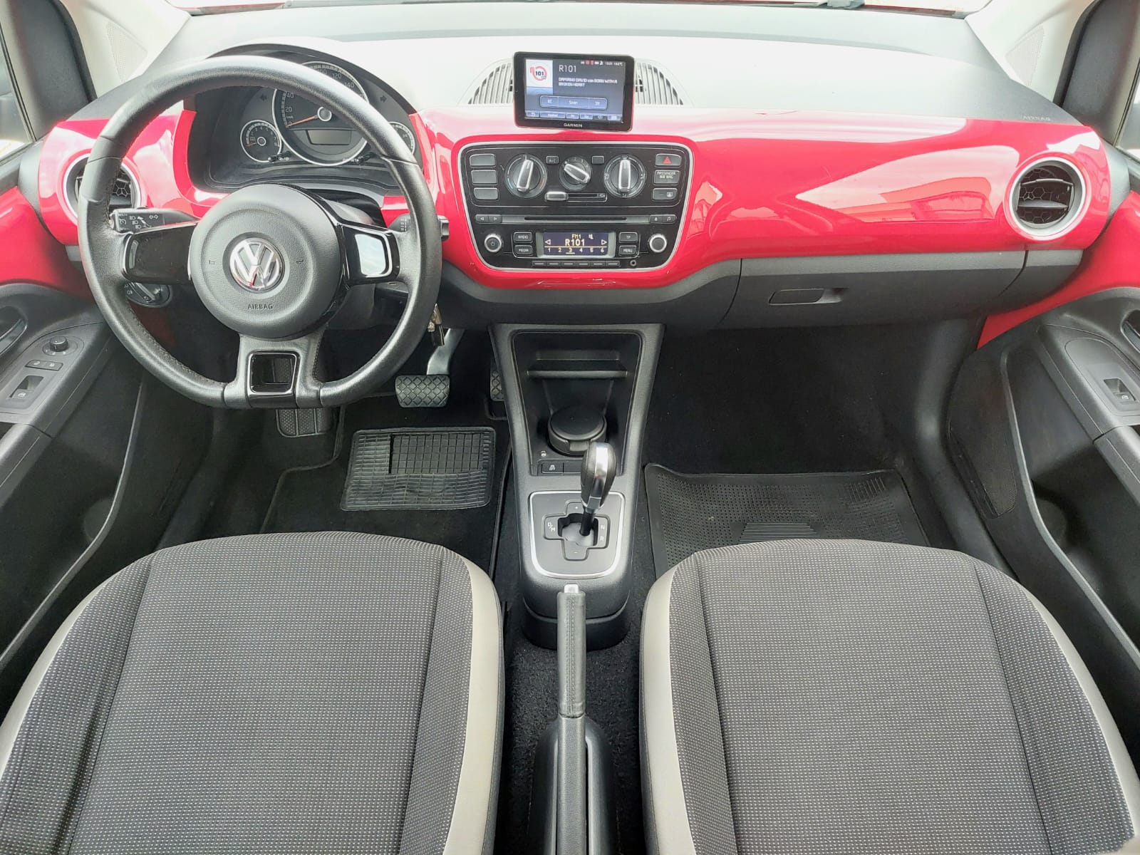 VOLKSWAGEN up! 1.0 ASG High up! 3p. – 2014