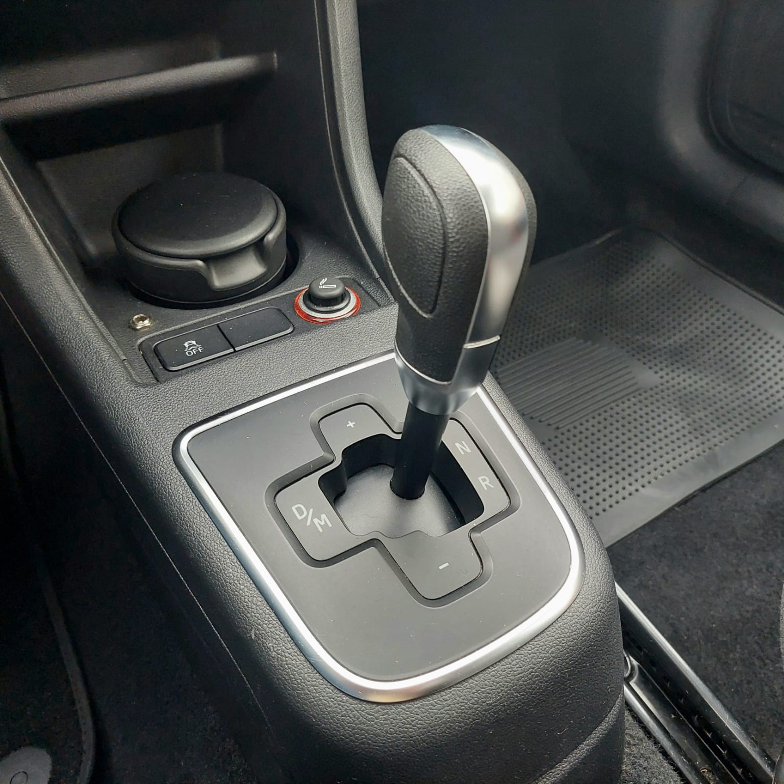 VOLKSWAGEN up! 1.0 ASG High up! 3p. – 2014