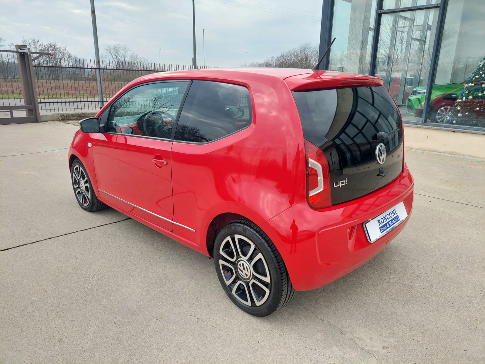VOLKSWAGEN up! 1.0 ASG High up! 3p. – 2014